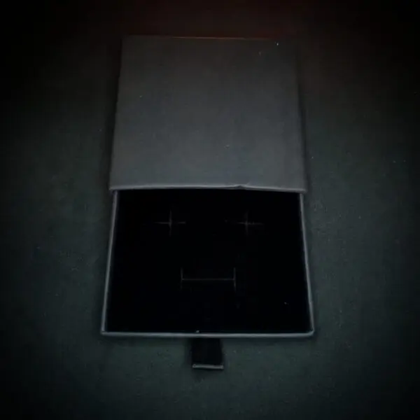 boîte cadeau noire
